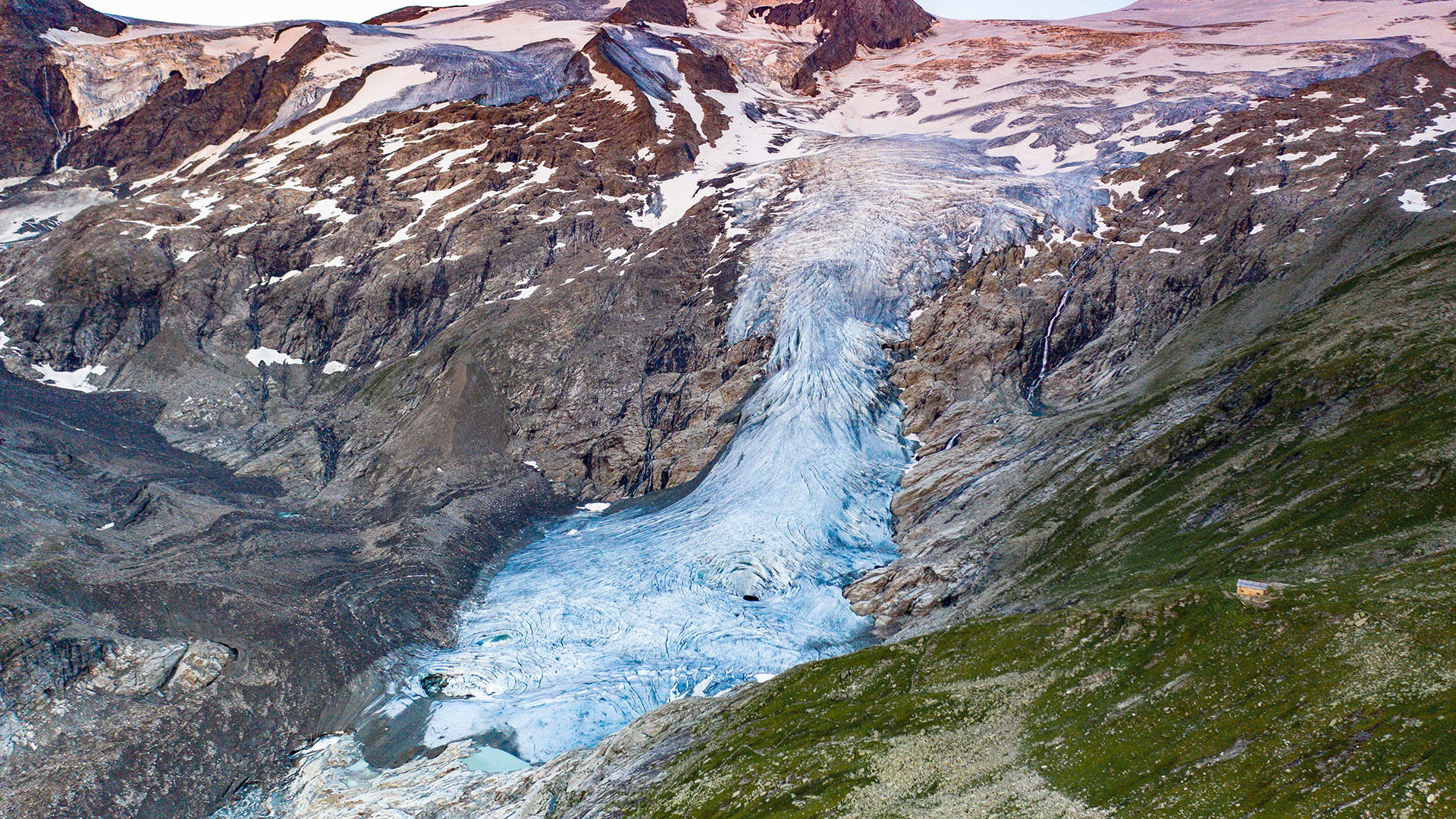 Durchschnittlich gab es in der Saison 2016/17 in Tirol einen Rückgang von -25,2 Längenmetern der Gletscherzungen.
